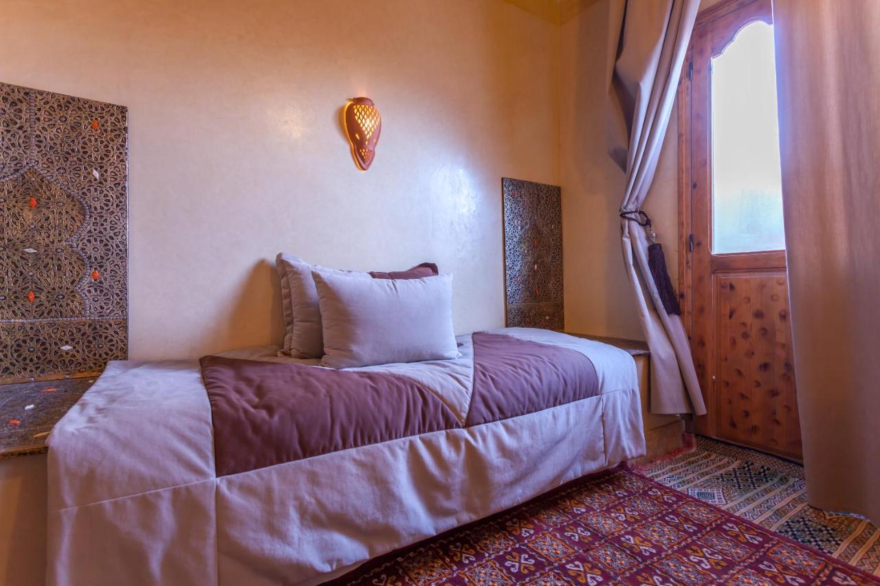 Kasbah Tizzarouine Bed & Breakfast Boumalne Dades Exterior photo