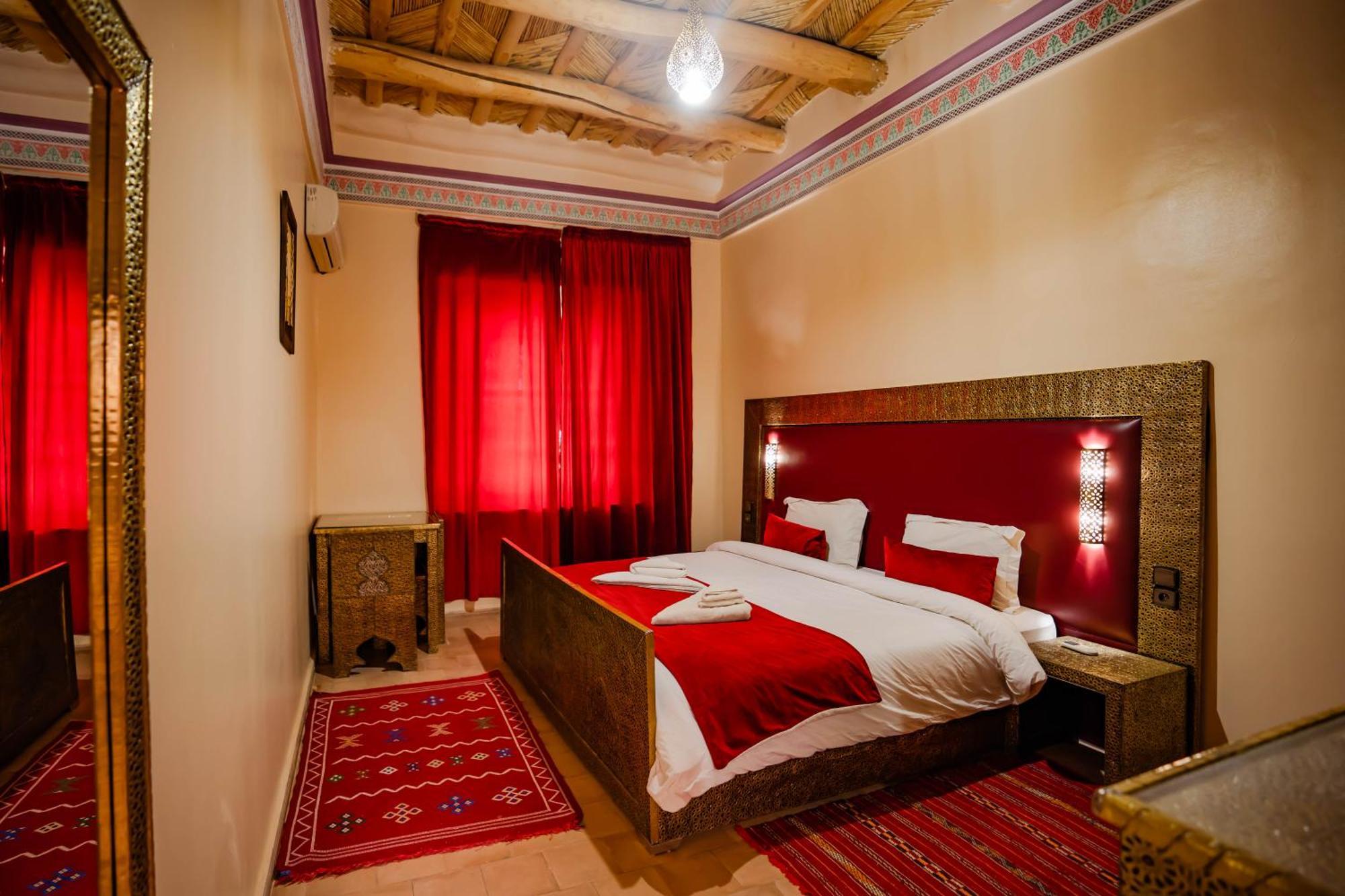 Kasbah Tizzarouine Bed & Breakfast Boumalne Dades Exterior photo