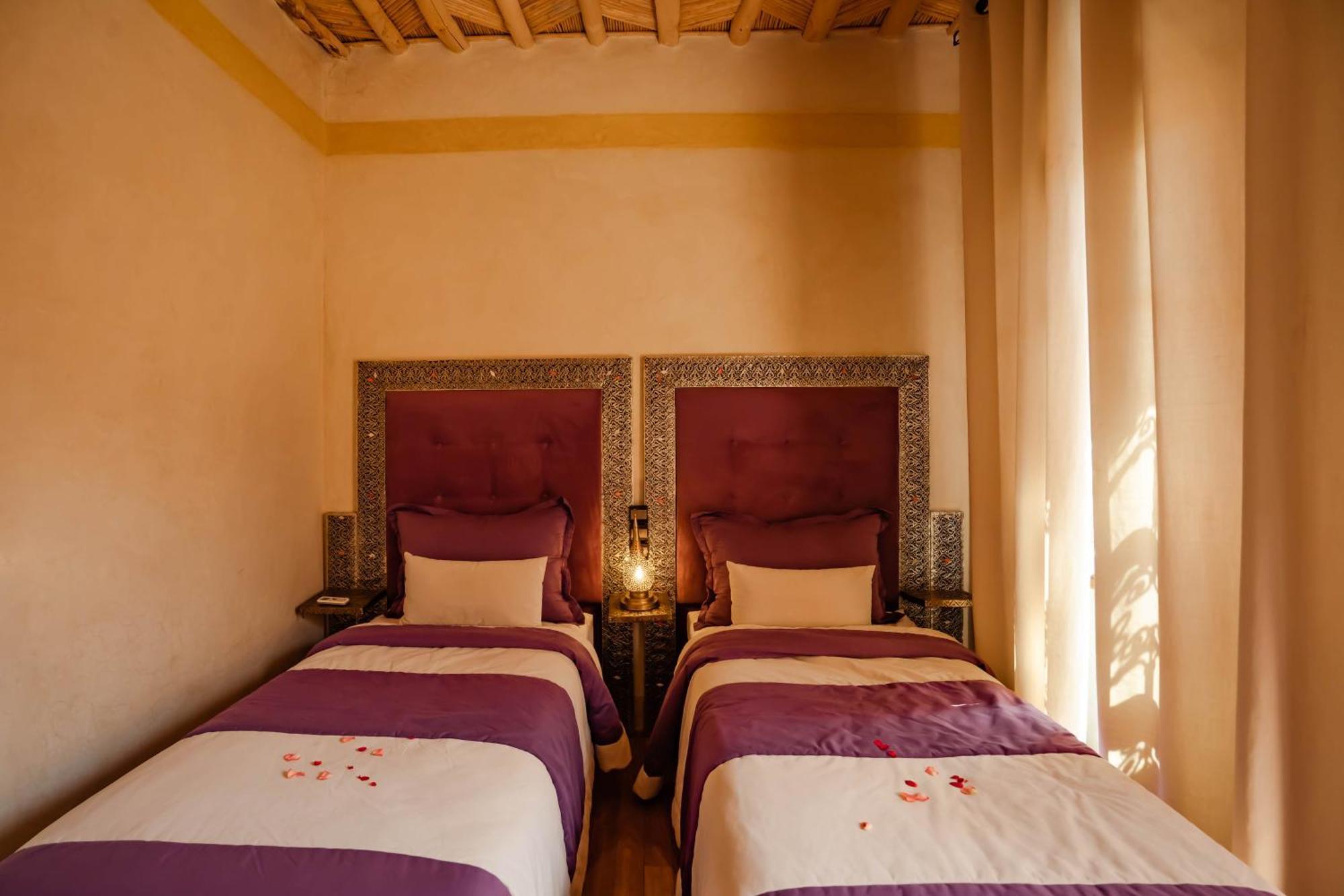 Kasbah Tizzarouine Bed & Breakfast Boumalne Dades Exterior photo