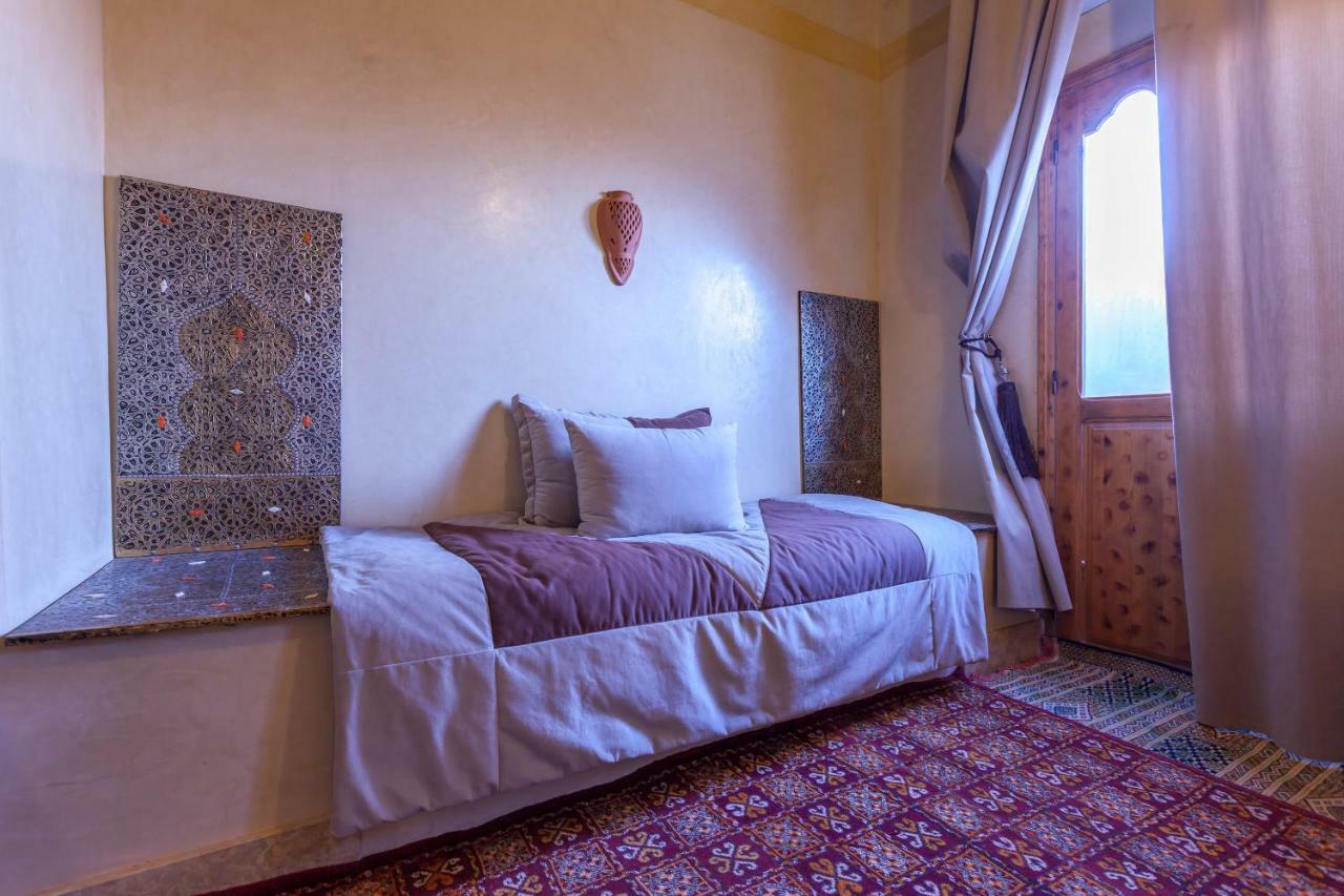Kasbah Tizzarouine Bed & Breakfast Boumalne Dades Exterior photo